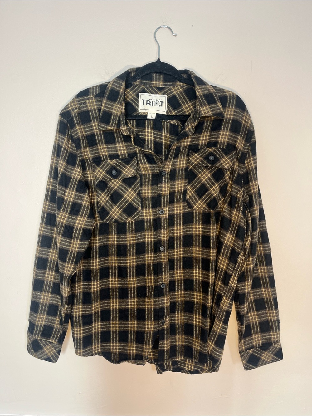 Men's Black & Tan Plaid Button-Up Shirt
